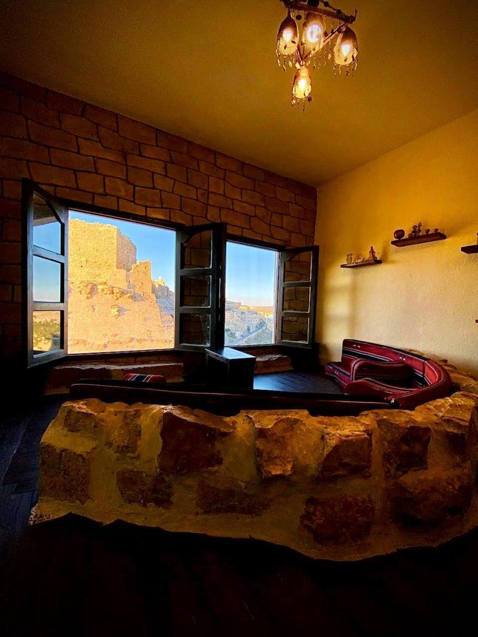 Mountain View House Apartment Керак Екстериор снимка